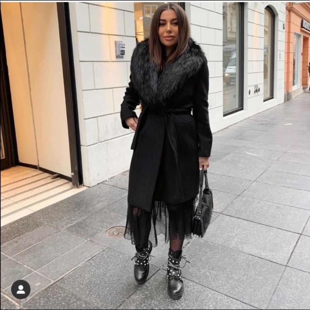 Zara Coat with Faux Fur Collar Black
